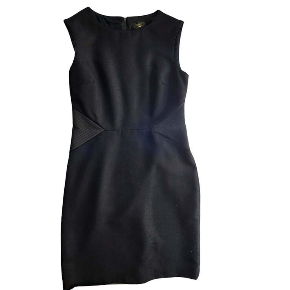 Elegant Tahari Black Dress with Textured Fabric -Sz 6